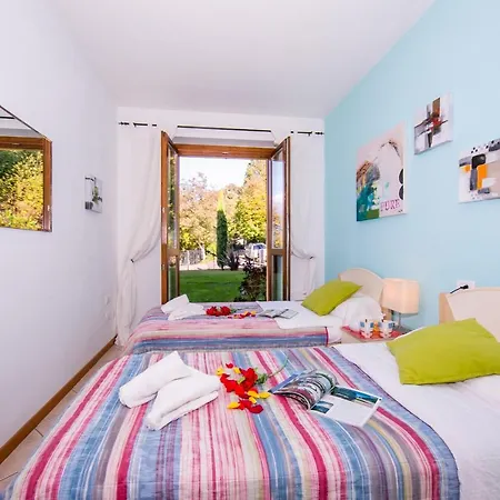 Apartamento Sleeps 6 Pool Air Con *