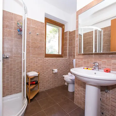 Sleeps 6 Pool Air Con Apartamento *