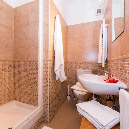 Sleeps 6 Pool Air Con * Regoledo