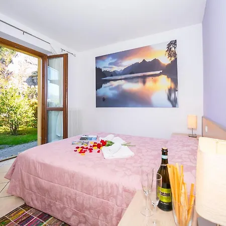 Sleeps 6 Pool Air Con * Regoledo